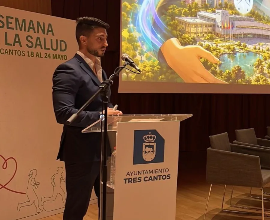 Alejandro Vaca presentando TerapIA en la Semana de la Salud de Tres Cantos